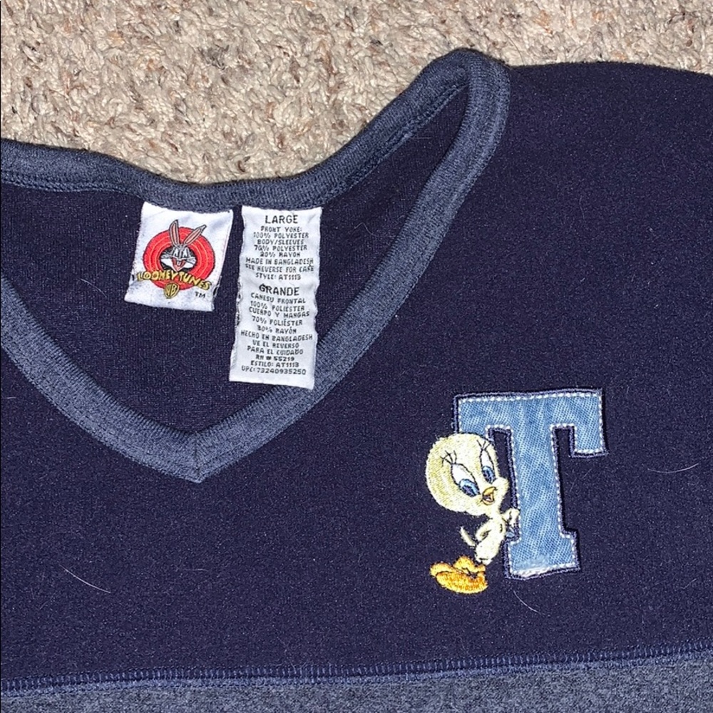 Vintage Tweety Bird V Neck - Picture 1 of 6